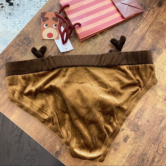 Christmas Reindeer Men’s Underwear Gag Gift Set - Picture 2 of 7